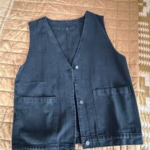 Amazon Black Sleeveless Utility Vest